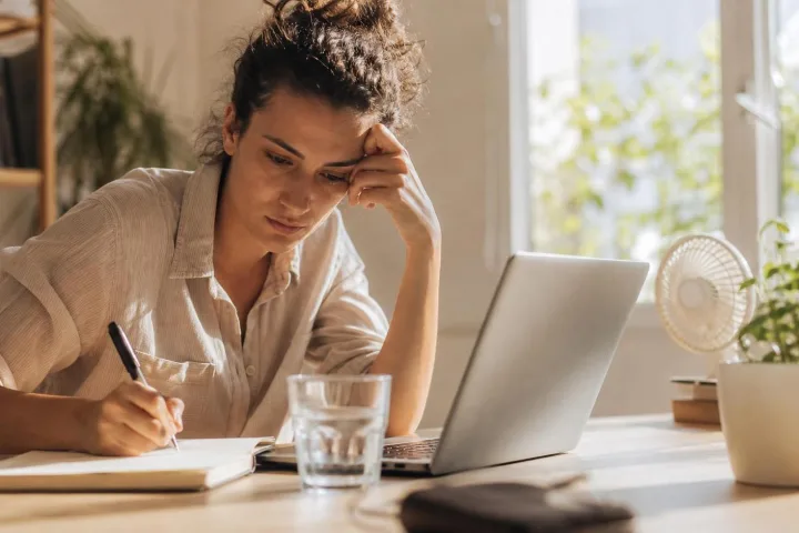 Calo di concentrazione con il caldo: 4 segnali da routine e quando fermarsi